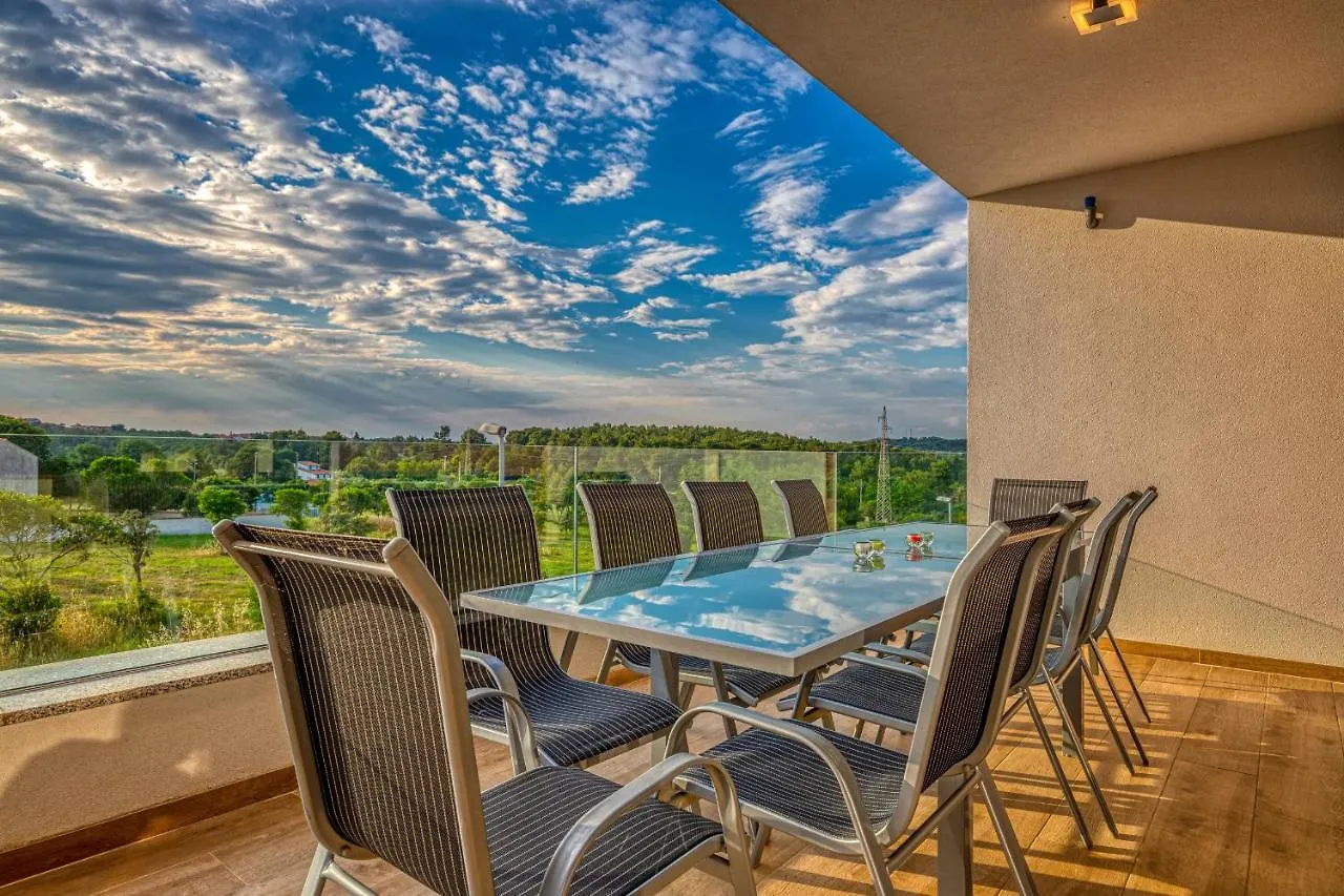 Villa Am Meer Mit Pool & Kinderpool - Leon'S Holiday Homes Medulin 0*,