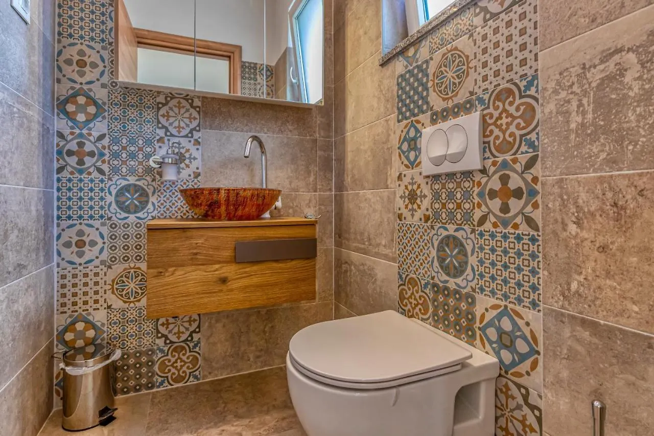 Villa Am Meer Mit Pool & Kinderpool - Leon'S Holiday Homes Medulin