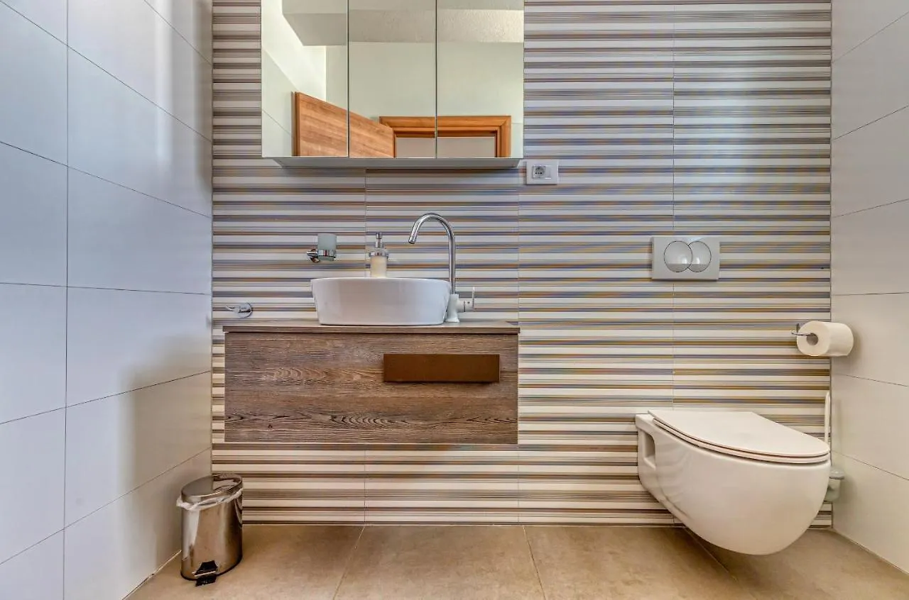 Villa Am Meer Mit Pool & Kinderpool - Leon'S Holiday Homes Medulin