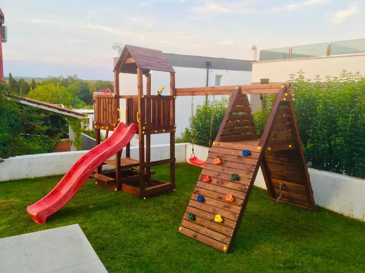 Villa Am Meer Mit Pool & Kinderpool - Leon'S Holiday Homes Medulin