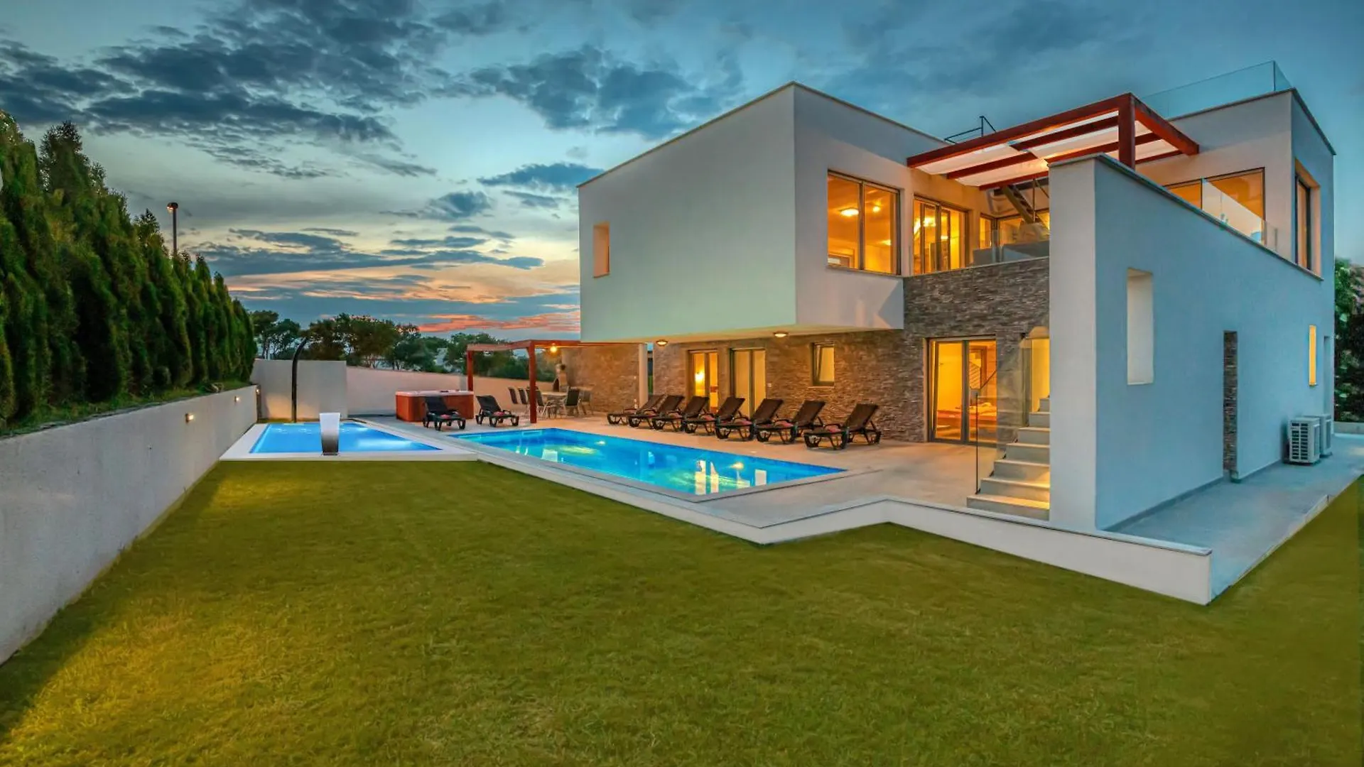 Villa Am Meer Mit Pool & Kinderpool - Leon'S Holiday Homes Medulin