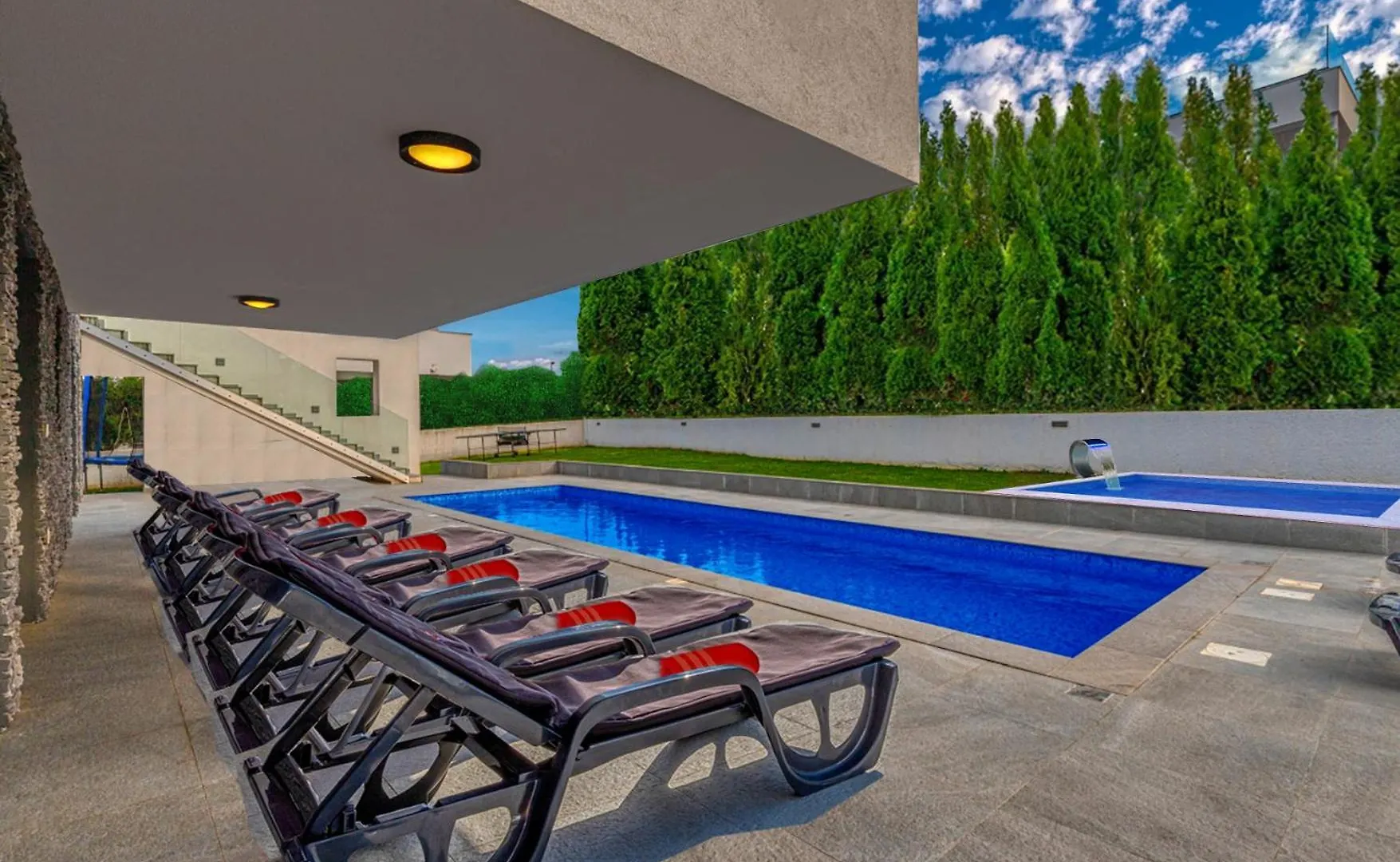 Villa Am Meer Mit Pool & Kinderpool - Leon'S Holiday Homes Medulin