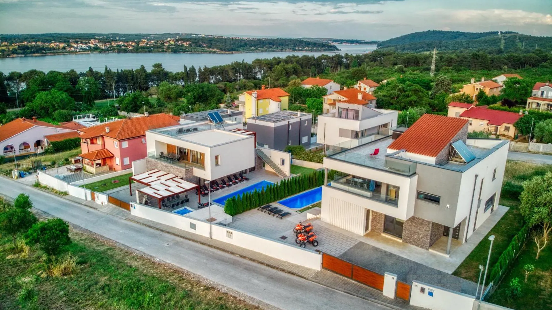 Villa Am Meer Mit Pool & Kinderpool - Leon'S Holiday Homes Medulin 0*,  Croatia