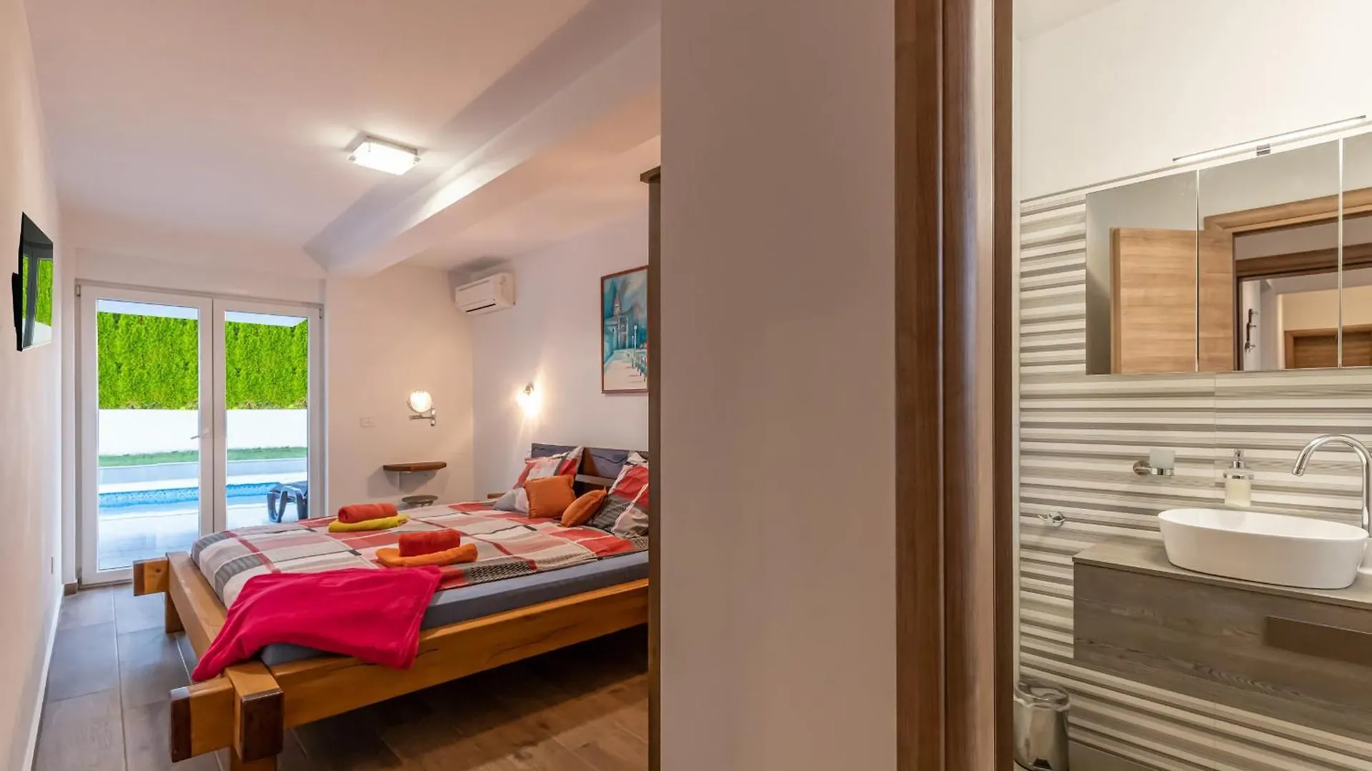 Villa Am Meer Mit Pool & Kinderpool - Leon'S Holiday Homes Medulin