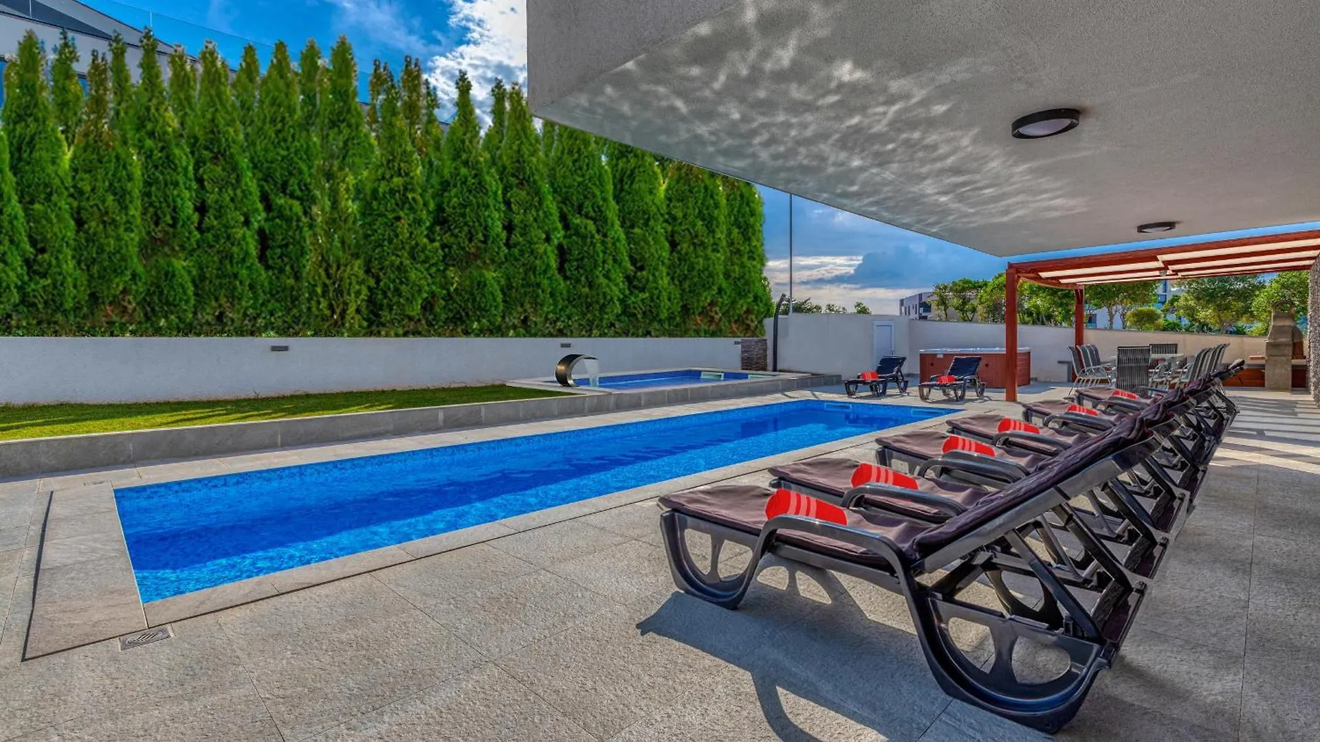 Villa Am Meer Mit Pool & Kinderpool - Leon'S Holiday Homes Medulin
